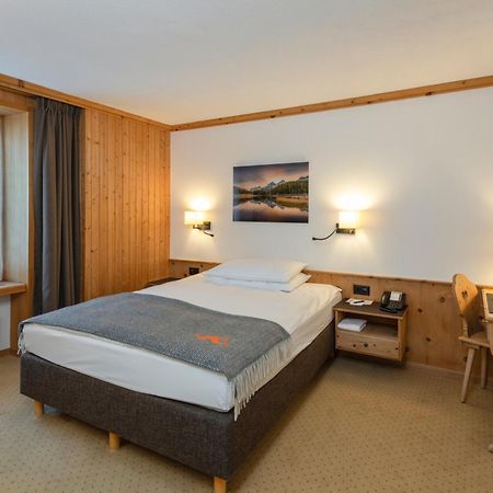 エーデルワイス スイス クオリティ ホテル シルス・マリア 部屋 写真