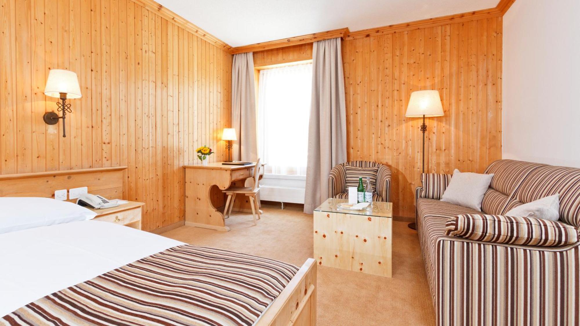エーデルワイス スイス クオリティ ホテル シルス・マリア 部屋 写真