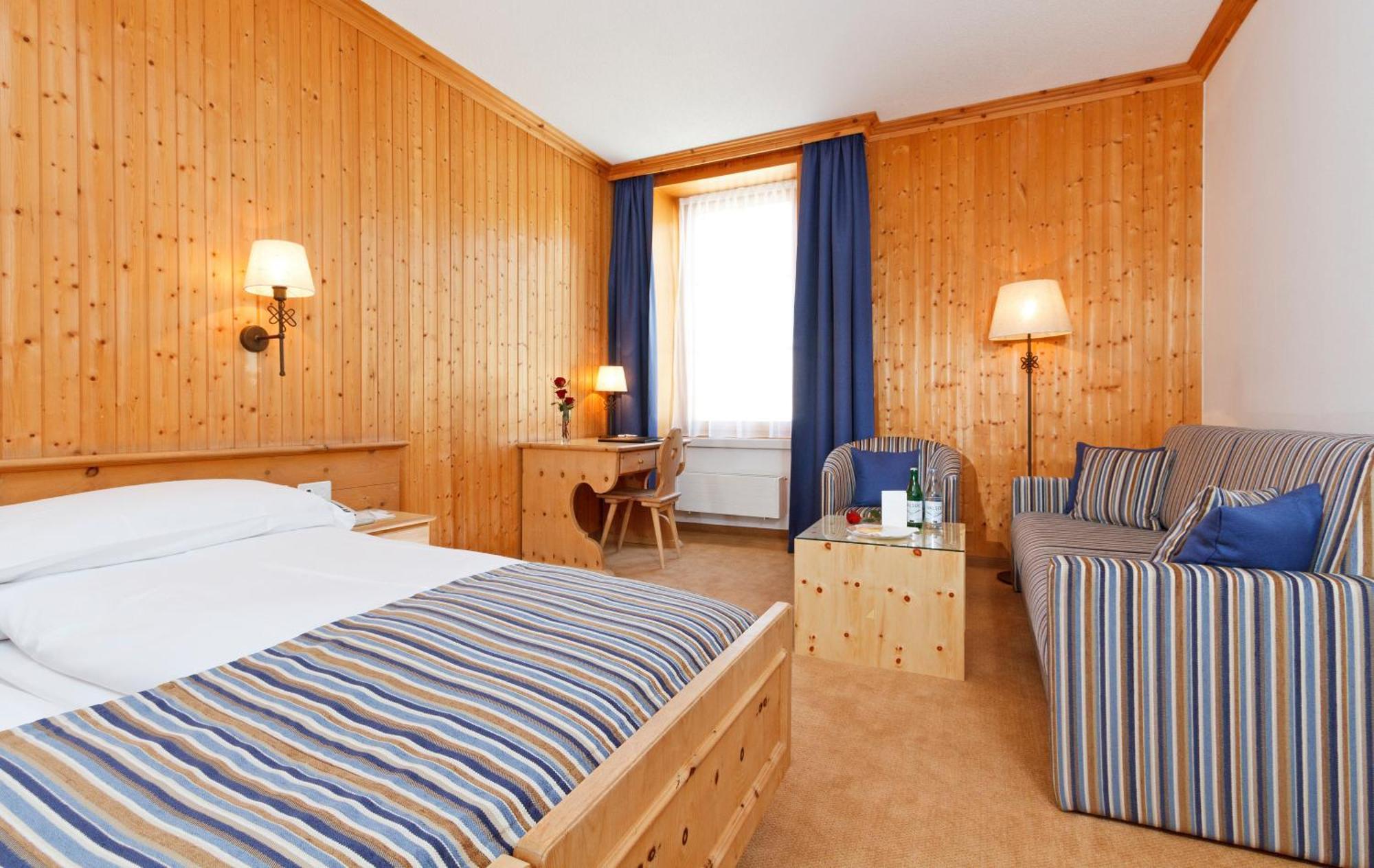 エーデルワイス スイス クオリティ ホテル シルス・マリア 部屋 写真
